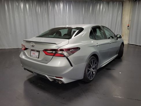 Used 2021 Toyota Camry SE FWD image 8