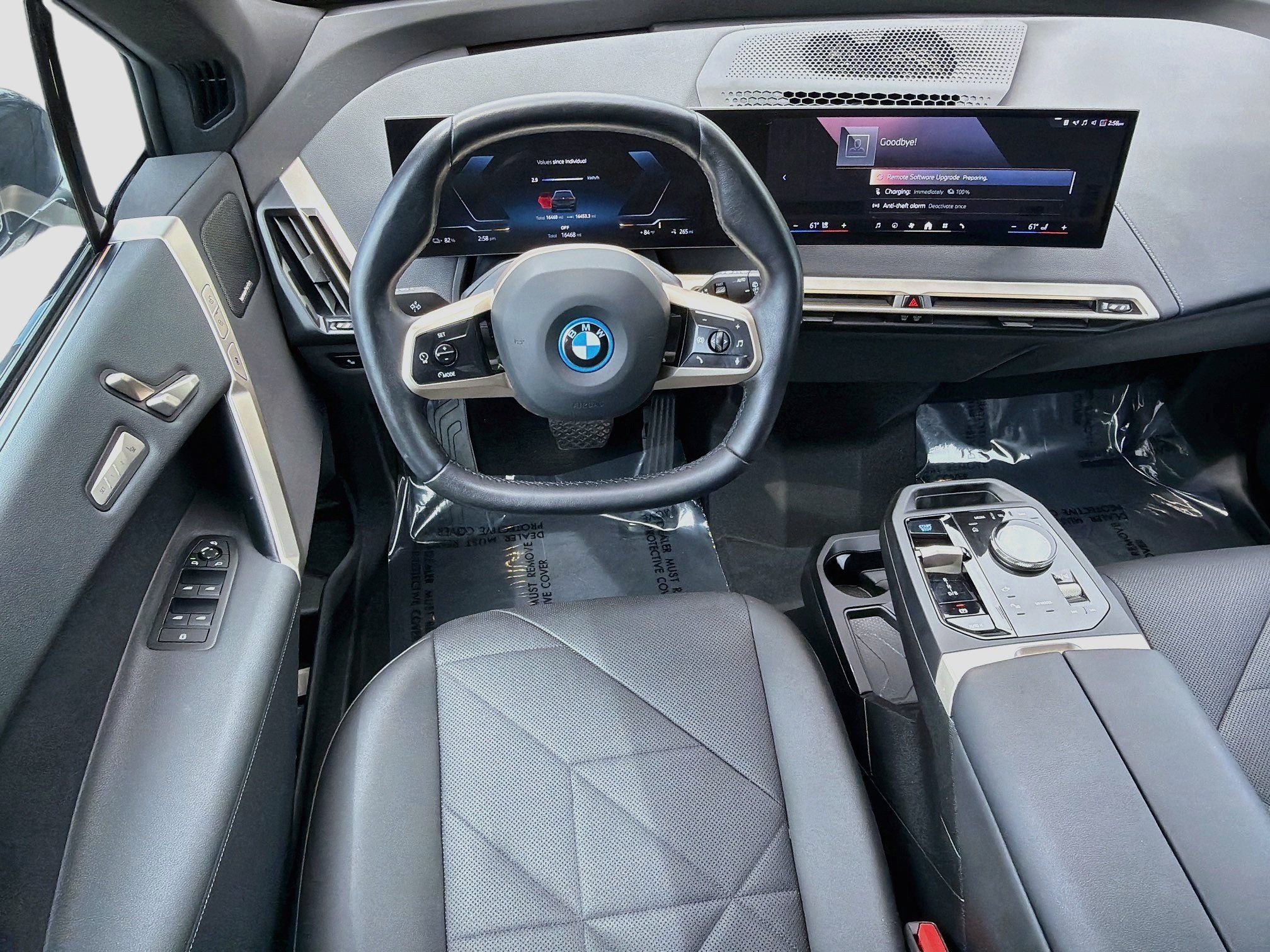 Used 2024 BMW iX xDrive50 w/ Convenience Package AWD/4WD image 17