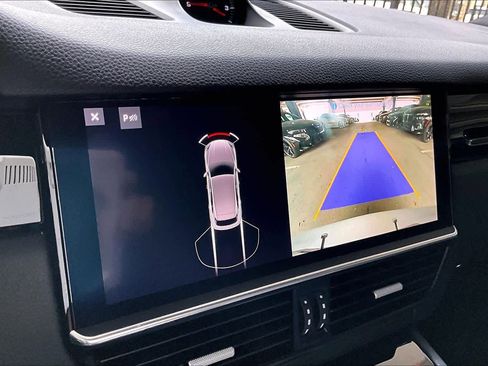 Used 2021 Porsche Cayenne image 27