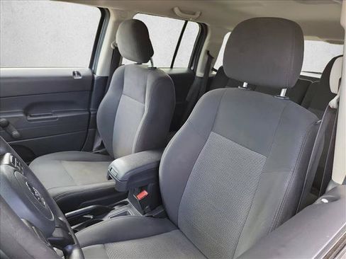 Used 2016 Jeep Patriot Sport FWD image 13
