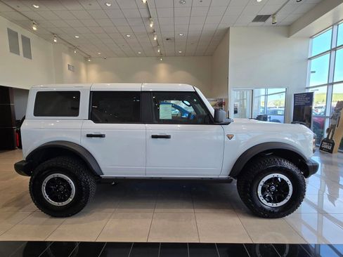 New 2026 Ford Bronco Badlands image 2