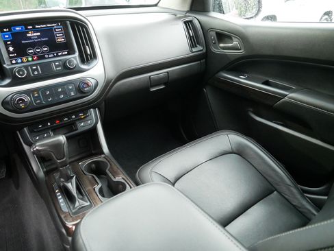Used 2019 GMC Canyon SLT w/ Driver Alert Package AWD/4WD image 11