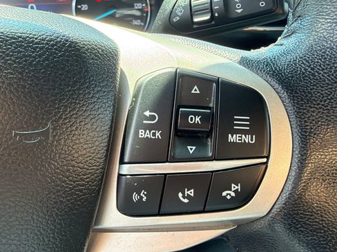 Certified 2022 Ford Explorer XLT w/ Equipment Group 202A AWD/4WD image 17