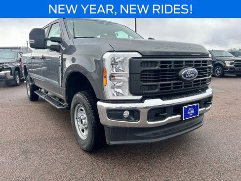 New 2026 Ford F250 XL w/ XL Chrome Package image 7