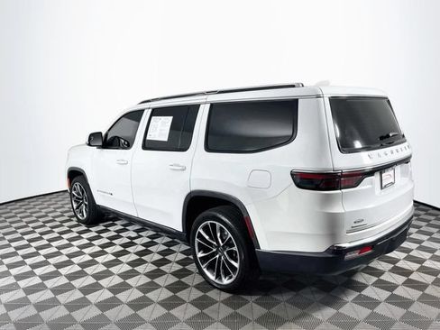 Used 2022 Jeep Wagoneer Series III w/ Premium Group I AWD/4WD image 6