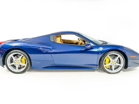 Used 2014 Ferrari 458 Spider image 10