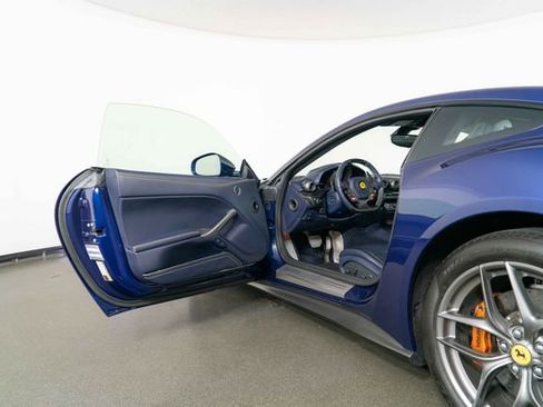 Used 2017 Ferrari F12 Berlinetta RWD image 14