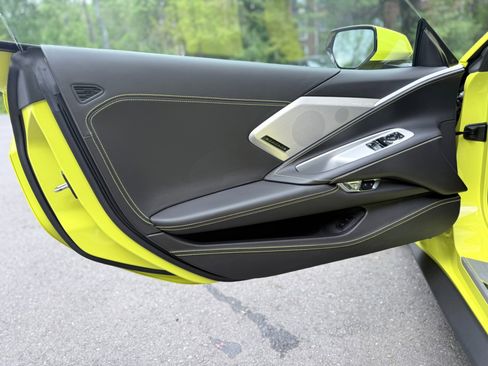 Used 2021 Chevrolet Corvette Stingray Premium Cpe w/ Z51 Performance Package RWD image 11