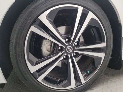 Used 2021 Nissan Sentra SR FWD image 31