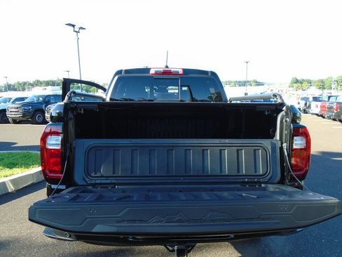 Used 2025 GMC Canyon Denali AWD/4WD image 17