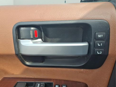 Used 2016 Toyota Sequoia Platinum image 15