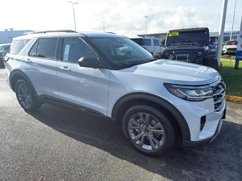 New 2026 Ford Explorer Active w/ Active Comfort Package image 21