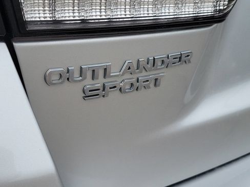 Used 2020 Mitsubishi Outlander Sport ES AWD/4WD image 31