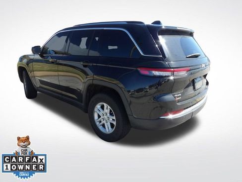 Used 2023 Jeep Grand Cherokee Laredo image 17