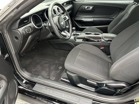 Used 2022 Ford Mustang Coupe RWD image 11