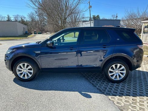 Used 2017 Land Rover Discovery Sport SE image 8