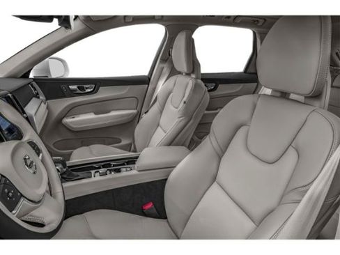 Used 2020 Volvo XC60 T6 Momentum w/ Protection Package Premier AWD/4WD image 9