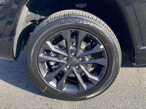 New 2026 Jeep Grand Cherokee L Limited image 8