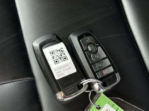 Used 2023 Lincoln Corsair FWD image 28