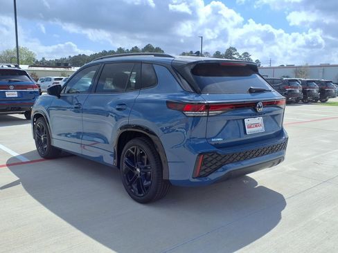 New 2026 Volkswagen Tiguan SE R-Line FWD image 8