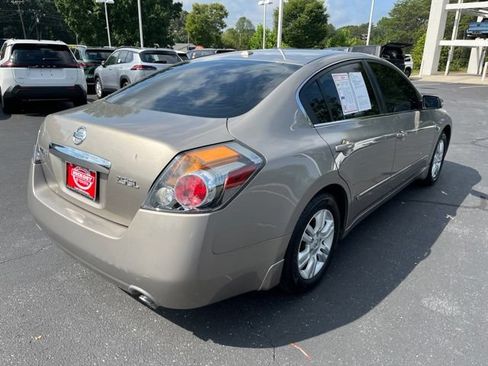 Used 2011 Nissan Altima 2.5 SL w/ 2.5SL Pkg FWD image 7