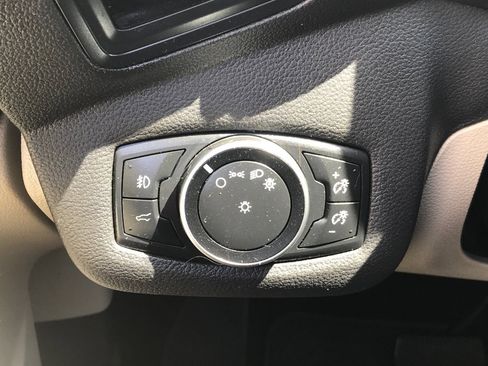 Used 2017 Ford Escape SE w/ Equipment Group 201A FWD image 16
