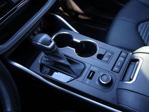 Used 2021 Toyota Highlander XSE image 26