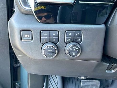 Used 2025 Chevrolet Silverado 1500 LT Trail Boss w/ LT Trail Boss Premium Package AWD/4WD image 27