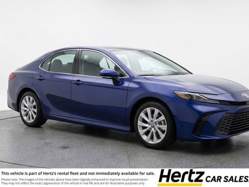 Used 2025 Toyota Camry LE FWD image 1