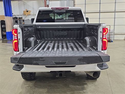 Used 2024 Chevrolet Silverado 2500 High Country w/ High Country Premium Package image 13