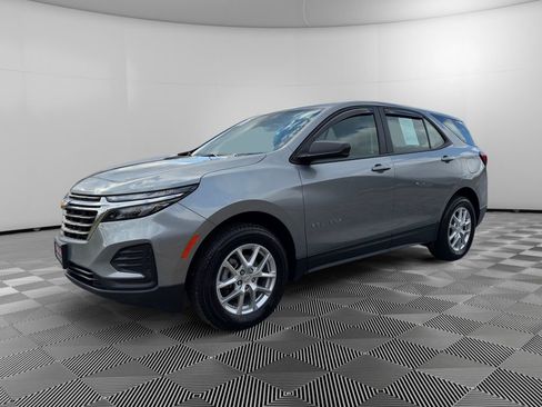 Used 2024 Chevrolet Equinox LS w/ Driver Confidence II Package image 3