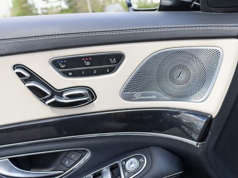 Used 2019 Mercedes-Benz S 560 Sedan image 40