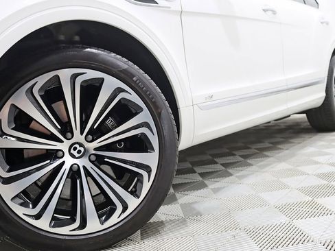 Used 2021 Bentley Bentayga AWD/4WD image 5