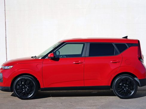 Used 2021 Kia Soul LX FWD image 40