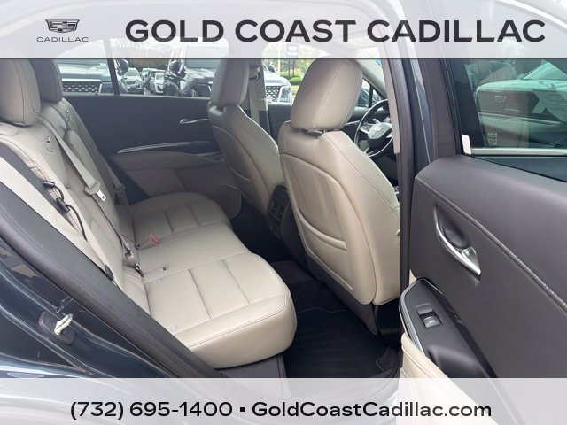 Used 2020 Cadillac XT4 Luxury w/ Cold Weather Package FWD image 8