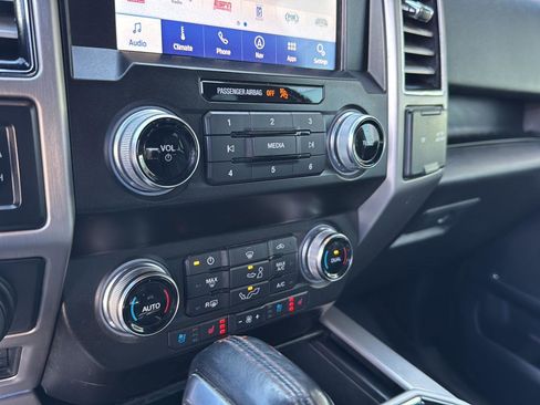 Used 2020 Ford F150 Platinum w/ Equipment Group 701A Luxury image 21