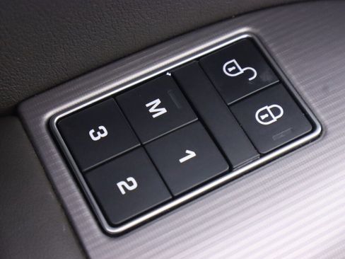 Used 2020 Land Rover Range Rover Sport HSE image 29