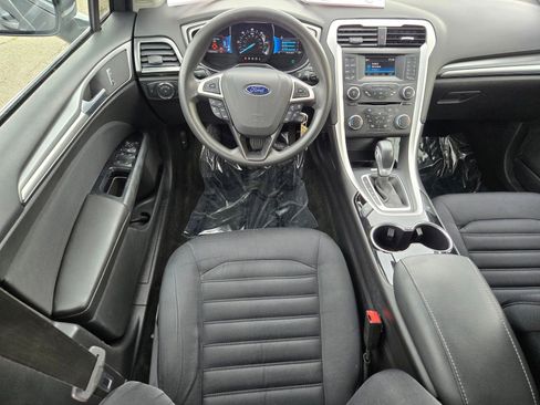 Used 2016 Ford Fusion SE image 11