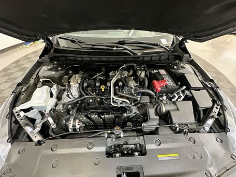Used 2025 Nissan Altima 2.5 SV FWD image 33