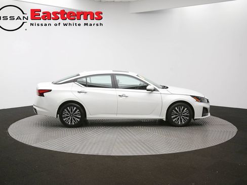 Used 2024 Nissan Altima 2.5 SV w/ SV Premium Package AWD/4WD image 44