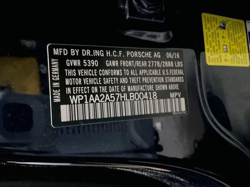 Used 2017 Porsche Macan image 35