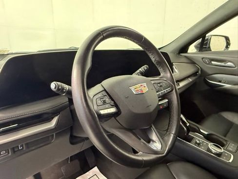 Certified 2025 Cadillac XT4 Premium Luxury image 19