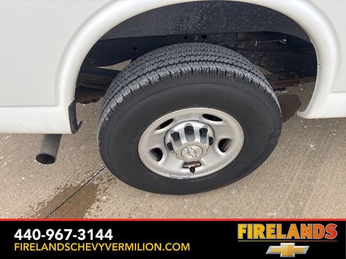 Used 2017 Chevrolet Express 3500 Extended image 26