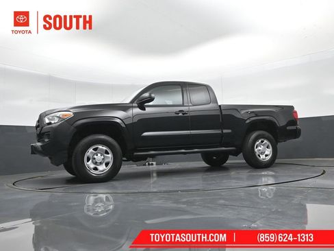 Used 2019 Toyota Tacoma SR image 34