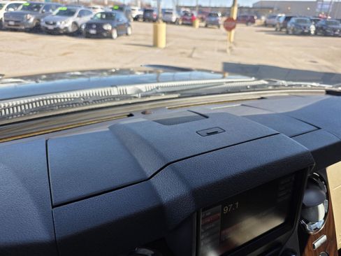 Used 2014 Ford F250 Lariat w/ Lariat Interior Package image 26