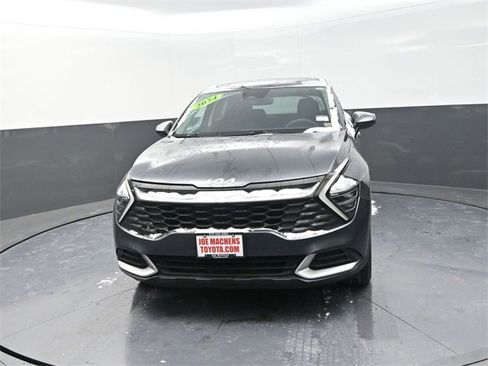 Used 2024 Kia Sportage LX image 2