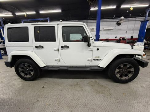 Used 2014 Jeep Wrangler Unlimited Sahara w/ Dual Top Group image 3