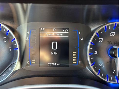 Used 2020 Chrysler Pacifica Touring-L FWD image 22