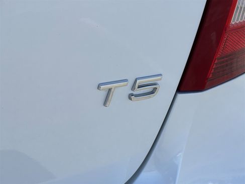 Used 2015 Volvo S60 T5 Premier Plus image 16
