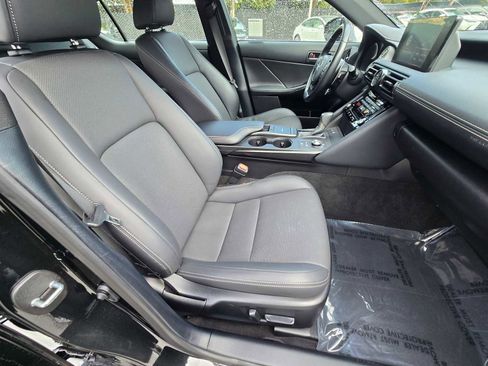 Certified 2025 Lexus IS 300 F Sport image 11